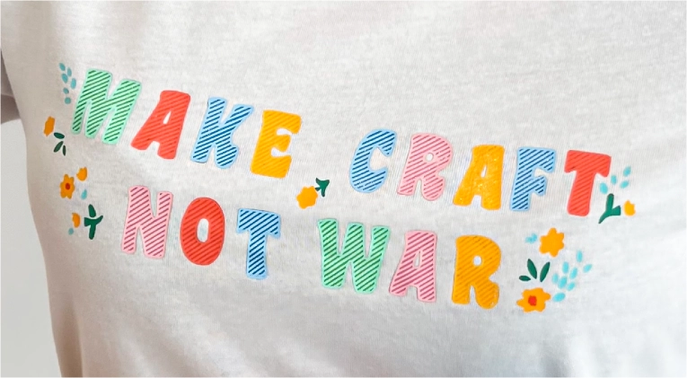 カラフルなTシャツプリント